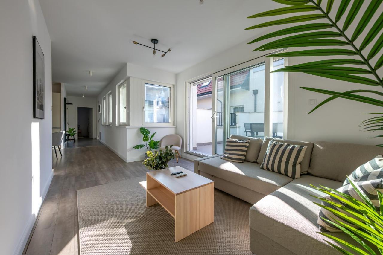 Lovag 12 Terrace Designer Home Budapest Bagian luar foto